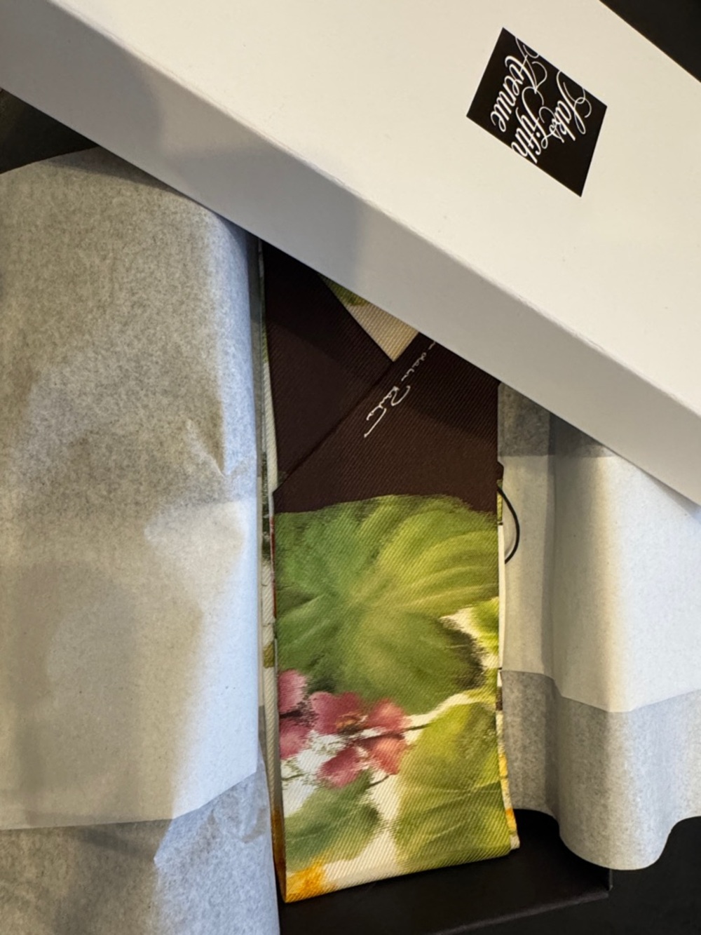 Oscar de la Renta Floral Satin Twilly in White, Green & Brown - Picture 6 of 6